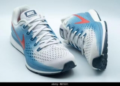 NIKE运动鞋