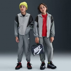 NIKE运动套装