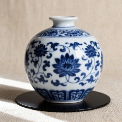 Interlocking Lotus Pattern Yuhuchun Vase - Hand-Pa